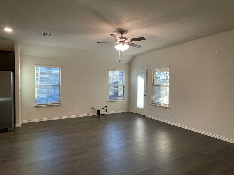 Building Photo - 759 Philadelphia St