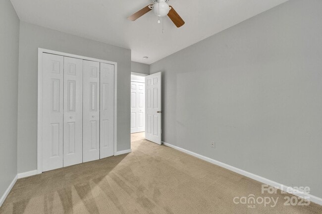 Building Photo - 1915 Travertine Ln