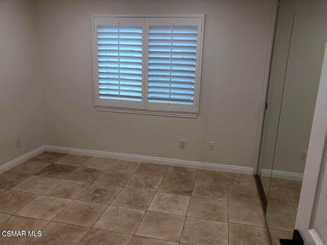 Building Photo - 436 Moondance St