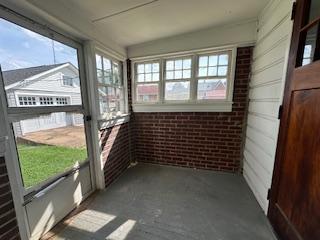 Building Photo - 410 Pell Ave