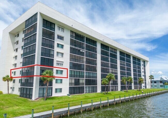 Building Photo - 250 S Sykes Creek Pky