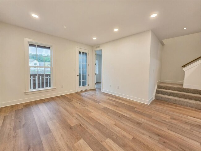 Building Photo - 317 Palisade Wy