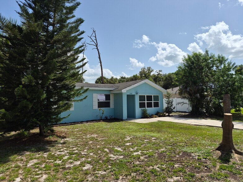 Building Photo - 7303 Roberts Rd