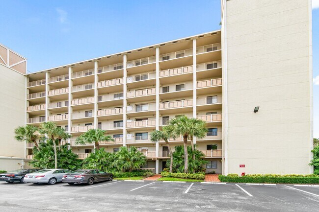 Building Photo - 14475 Strathmore Ln