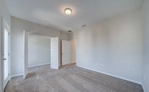 Building Photo - 407 Raven Ln