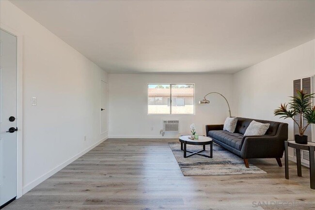 Building Photo - 9721 Winter Gdns Blvd