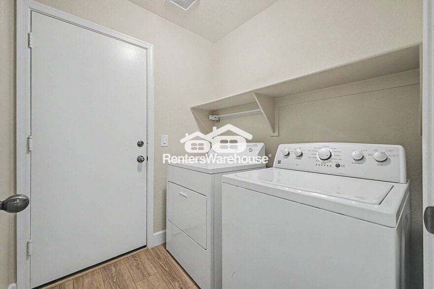 Building Photo - 29169 N Rosewood Dr
