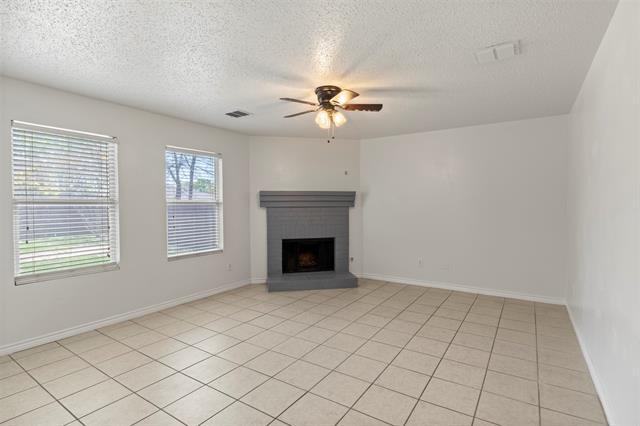Building Photo - 4607 Green Meadow Dr