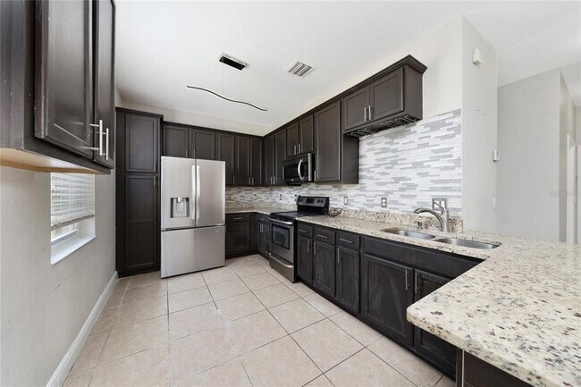 Building Photo - 2962 White Cedar Cir