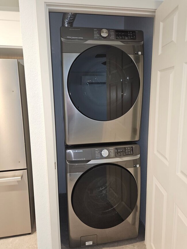 Building Photo - 199 Hacienda Loop