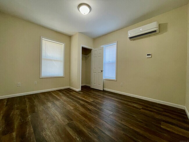 Building Photo - 14 Dwight St