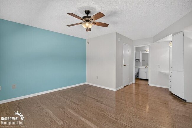 Building Photo - Spacious 2Bdm 2Ba Sun City Home with Vaulted Ceilings, Private Covered Patio & Garage! 55+ Community