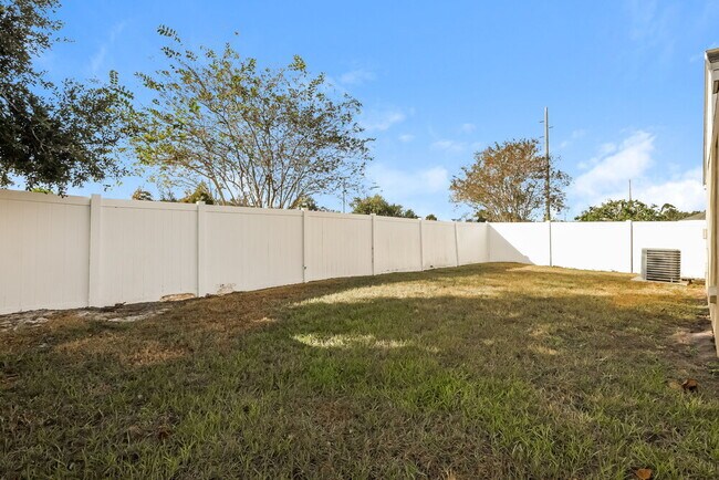 Building Photo - 11341 Southwind Lake Dr