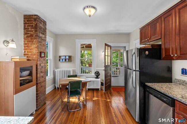 Building Photo - 139 Girard Ave