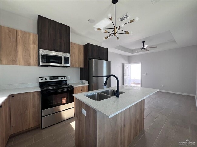 Building Photo - 27 Hilltop S Ave