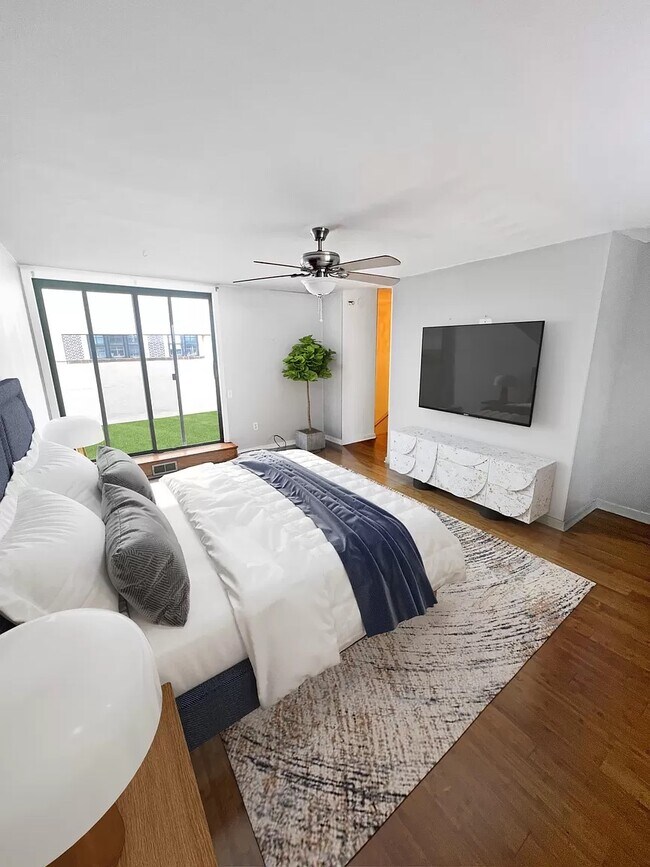 Building Photo - 830 Lombard St