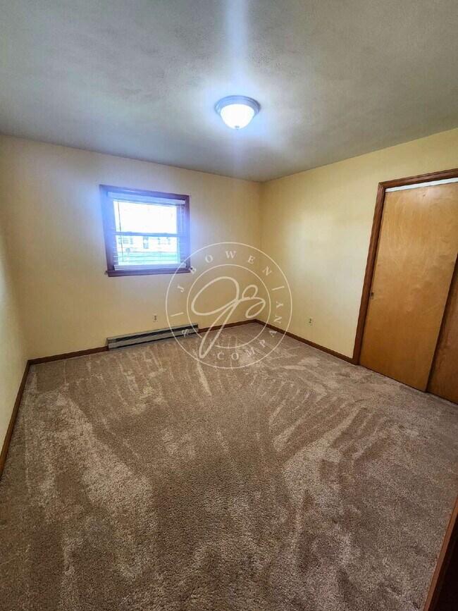 Building Photo - Sylvania Schools! Charming 3-Bedroom Ranch with Attached Garage & First-Floor Laundry