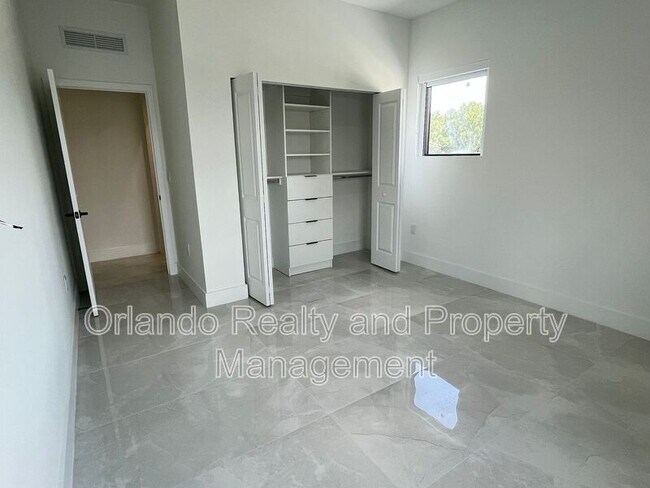 Building Photo - 6201 Chorus Dr