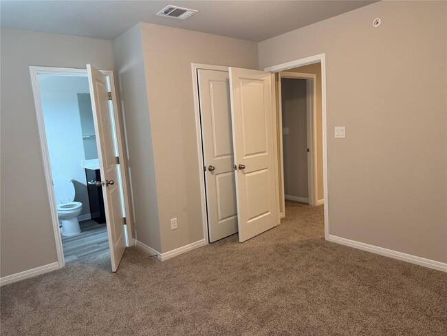 Building Photo - 1850 Settlers Glen Dr