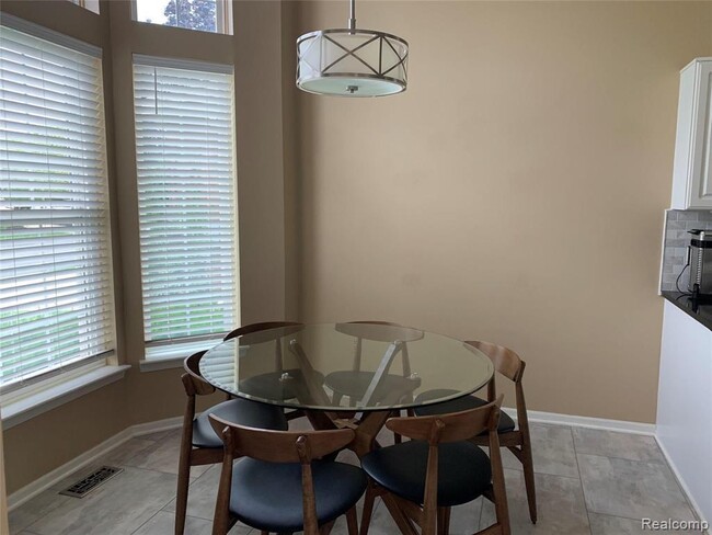 Building Photo - 3141 Bridlewood Dr
