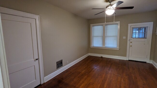 Building Photo - 5042 Mardel Ave