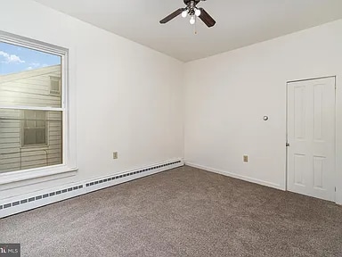 Building Photo - 323 Market St