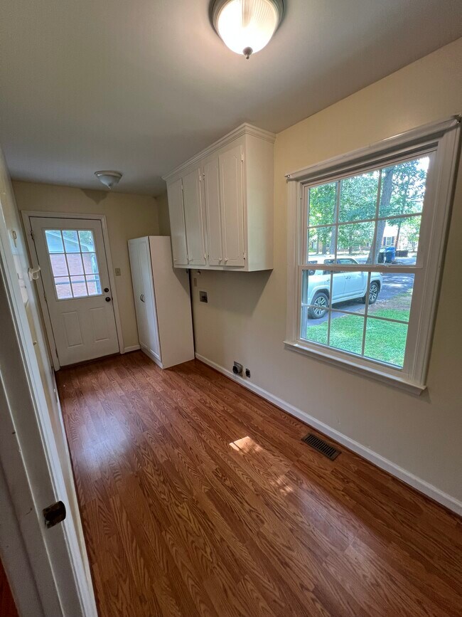 Building Photo - 4905 Heritage Dr