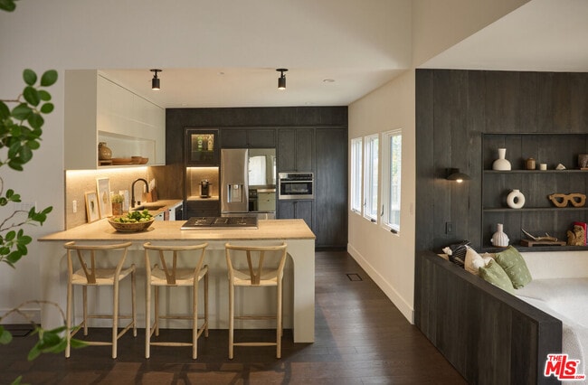 Building Photo - 5918 Monte Vista St