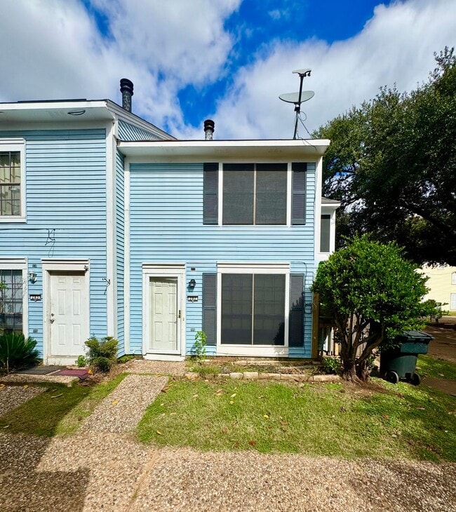 Primary Photo - Cobblestone Condo Rental Available