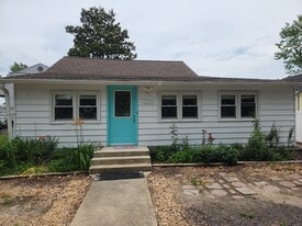 Building Photo - 1204 Lossing Ave