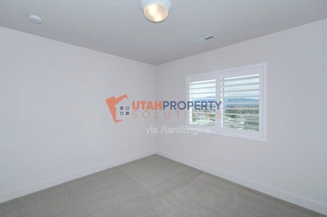 Building Photo - 2697 N Snowberry Dr