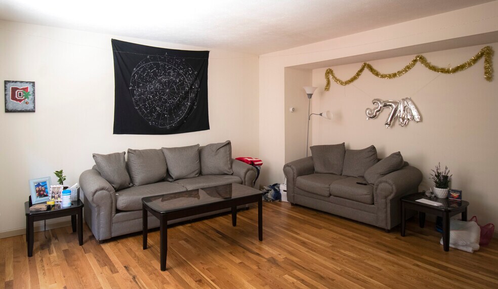 Primary Photo - 37 E Woodruff Ave