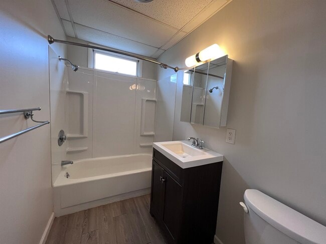 Building Photo - 148 Front St