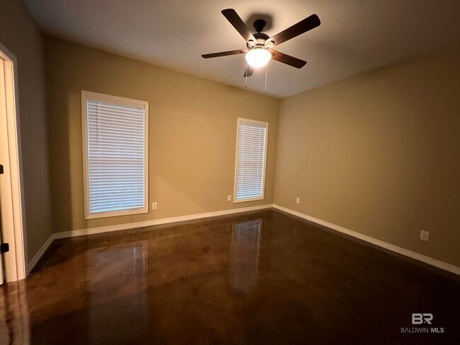 Building Photo - 33048 Stables Dr