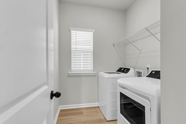 Building Photo - Beautiful 3 Bedrooms, 3.5 Bathrooms Home i...