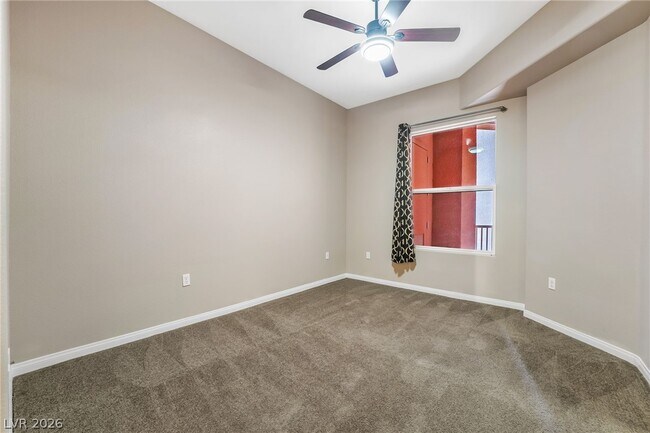 Building Photo - 38 E Serene Ave