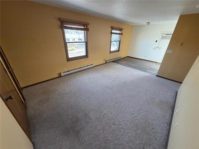 Building Photo - 706 1st St S