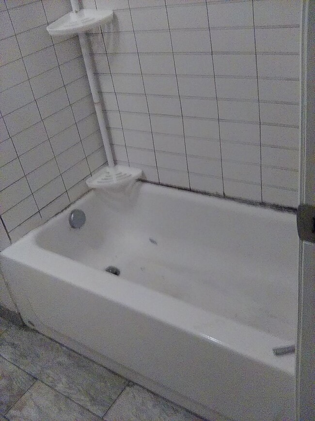 Building Photo - 3 bedroom apartment for rent