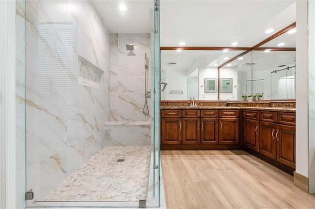 Building Photo - 5815 NW 96th Dr