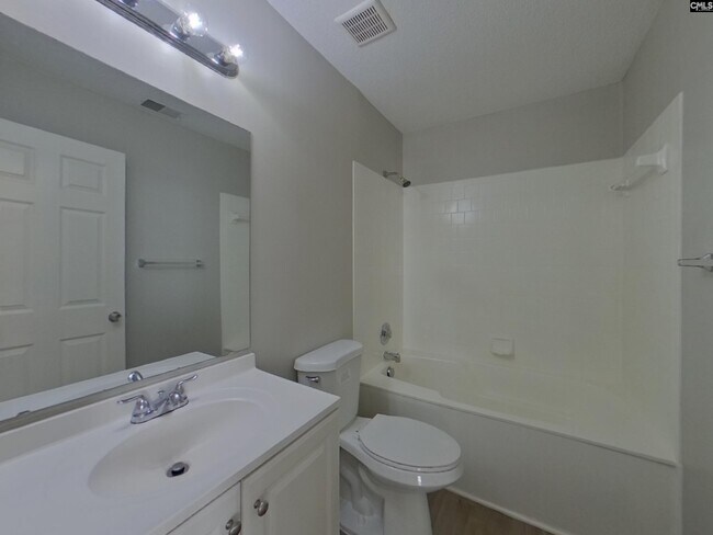 Building Photo - 136 Westport Dr