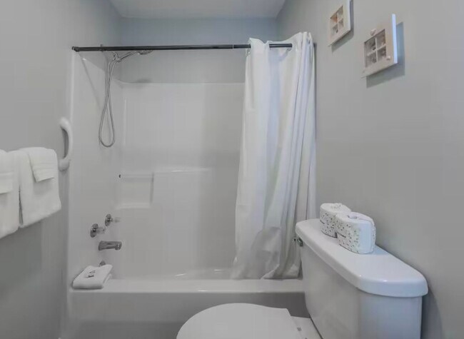Building Photo - 120 Spanish Oak Ct