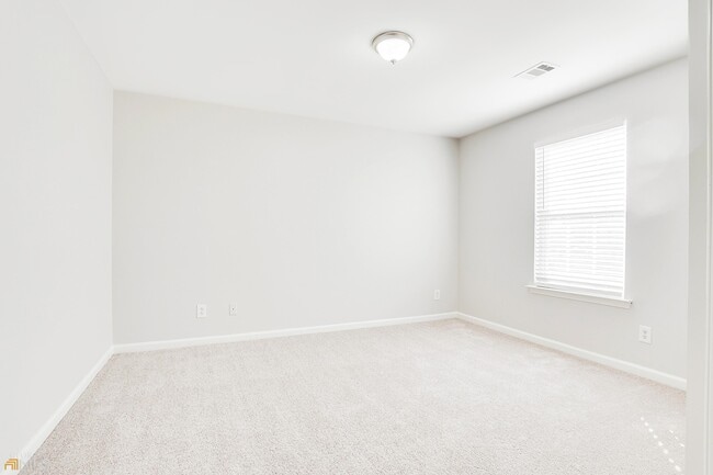 Building Photo - 6260 Whitetail Ct NW