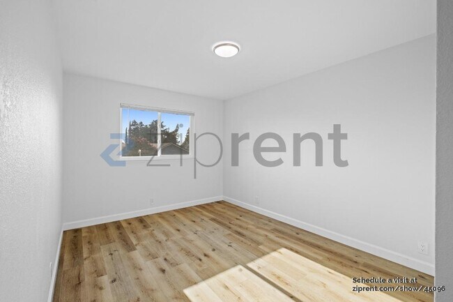 Building Photo - 1275 Sweetbrier Pl