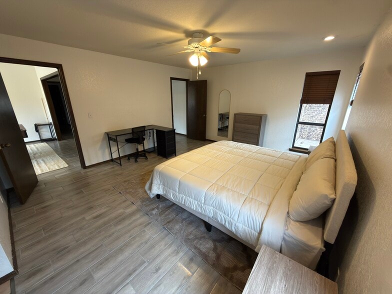 Master Bedroom (1) - 2105 Appomattox