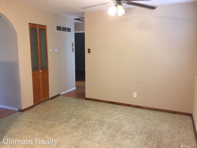 Building Photo - 1495 Aspen Dr