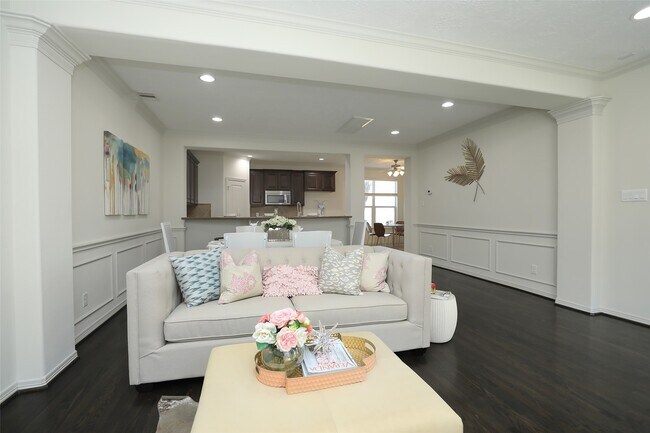 Building Photo - 1311 Bingham St