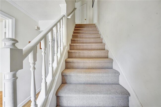 Building Photo - 5615 Executive Way