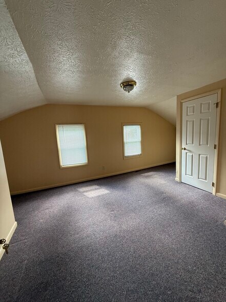 Building Photo - 56 Beech St