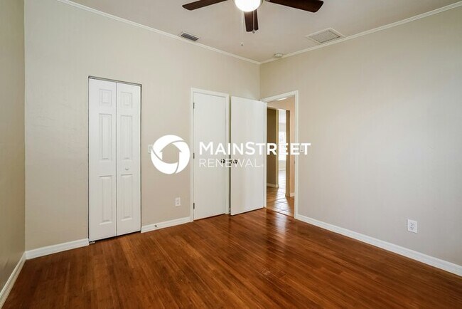 Building Photo - 3 Bedroom Pet-Friendly Home in Fort Myers,...