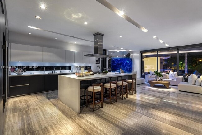 Building Photo - 528 Lakeview Ct